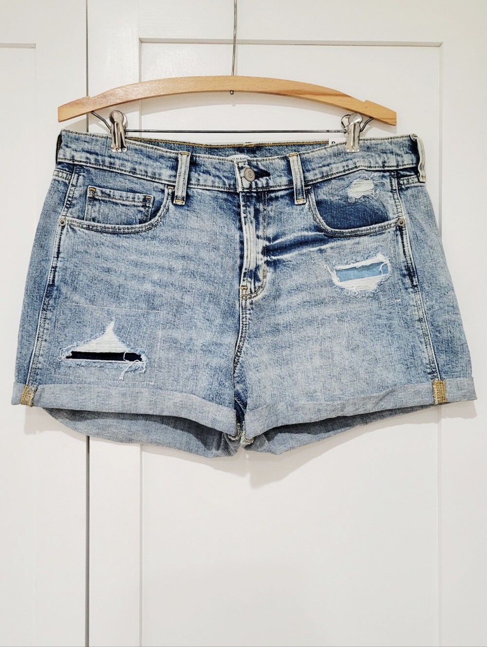 NWT Old Navy Light Blue Distressed Rolled-Hem Denim Jean Shorts | Size 12